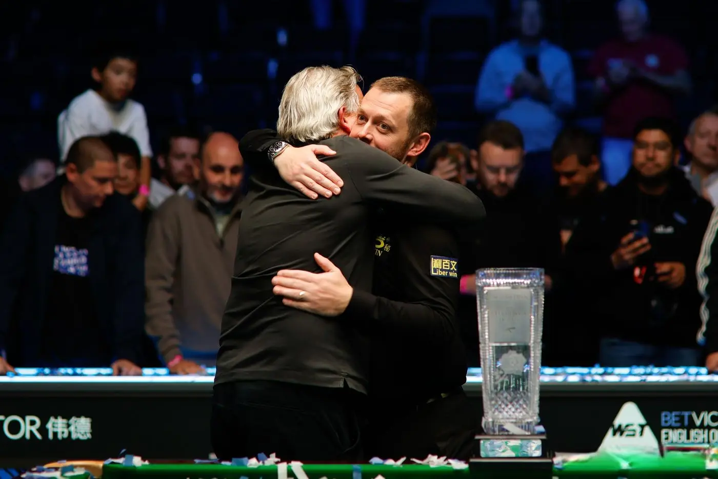 墨菲在最新, 通过计算球, div