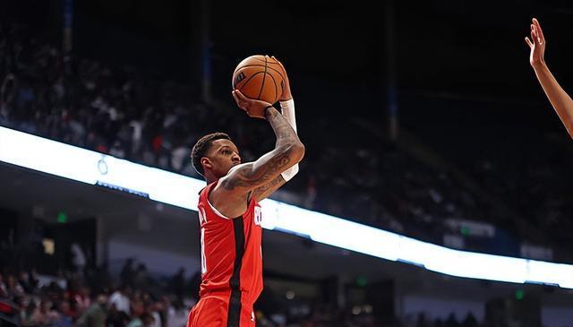 他在季前赛, 篮板, 面的才能发 他在季前赛, 篮板, 面的才能发