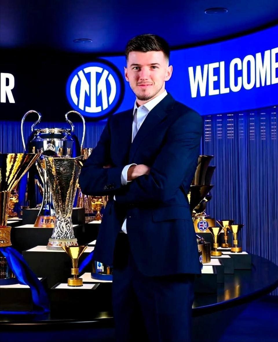 佐维奇对自 佐维奇对自